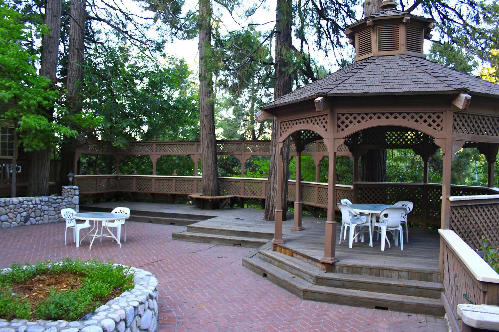 Saddleback Inn At Lake Arrowhead Exterior photo