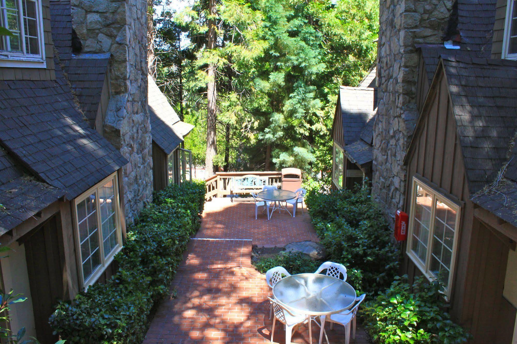 Saddleback Inn At Lake Arrowhead Exterior photo