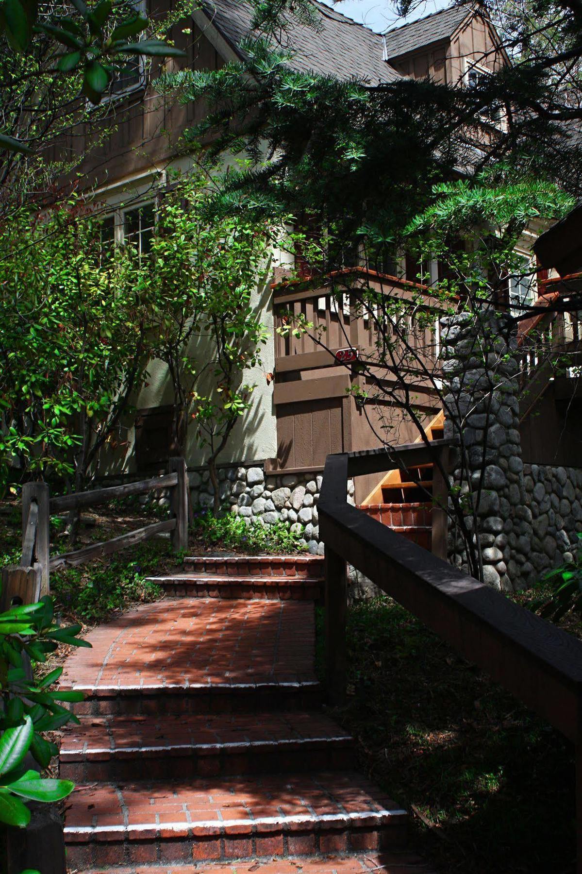 Saddleback Inn At Lake Arrowhead Exterior photo